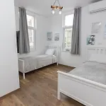 The House 1 Apartament