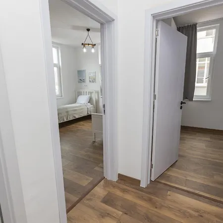 The House 1 Apartman
