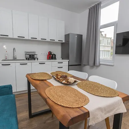 The House 1 * ブルガス