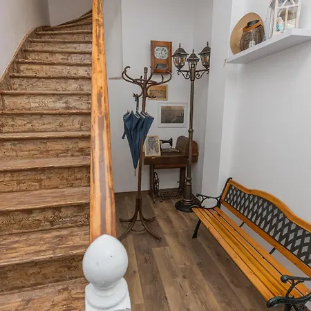 アパート The House 1